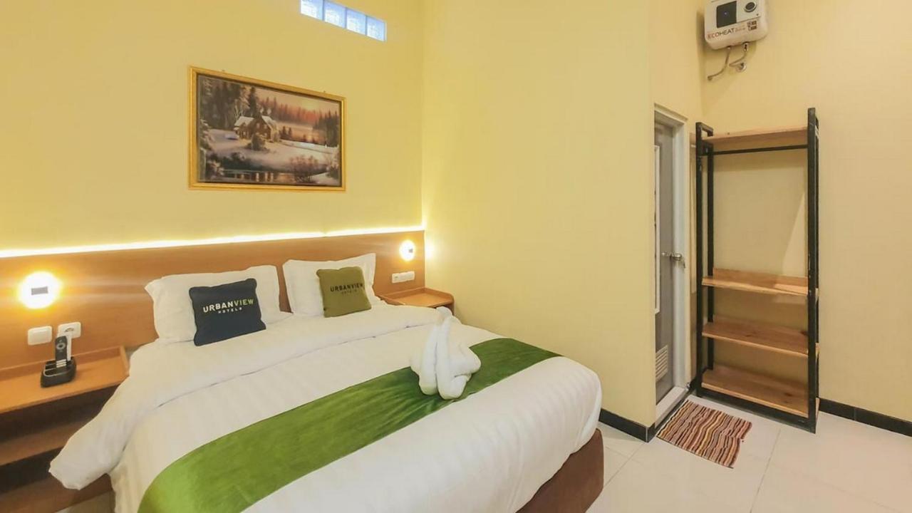 Urbanview Hotel Sakura Kampung Inggris Pare By Reddoorz ภายนอก รูปภาพ