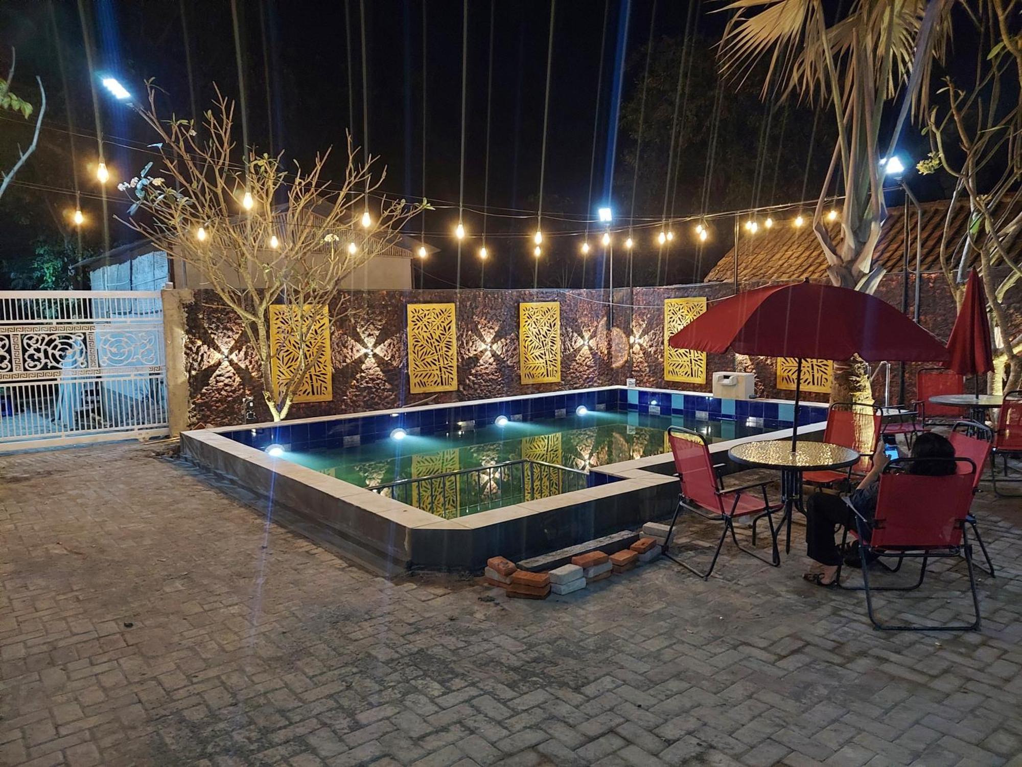 Urbanview Hotel Sakura Kampung Inggris Pare By Reddoorz ภายนอก รูปภาพ