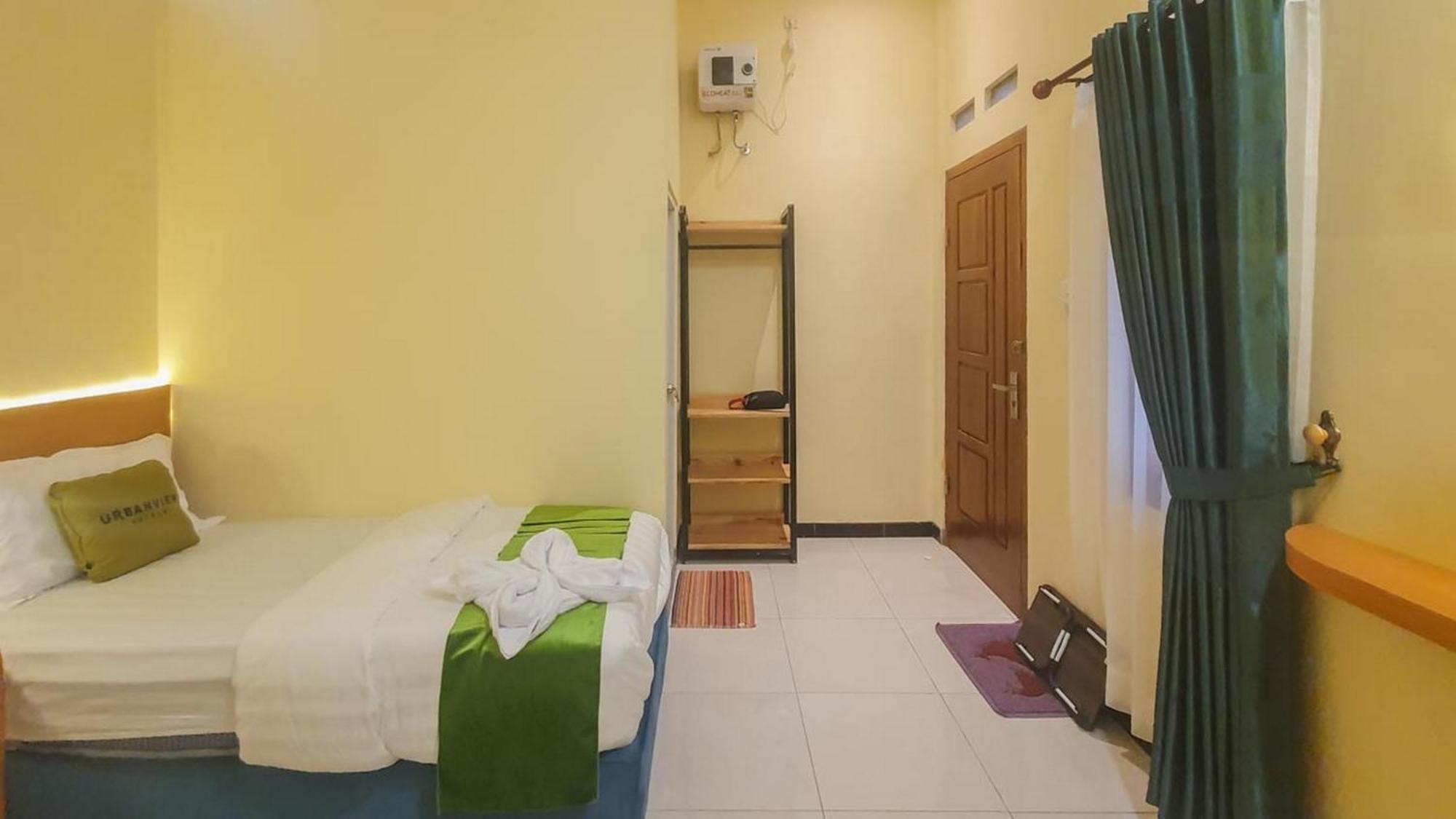 Urbanview Hotel Sakura Kampung Inggris Pare By Reddoorz ภายนอก รูปภาพ